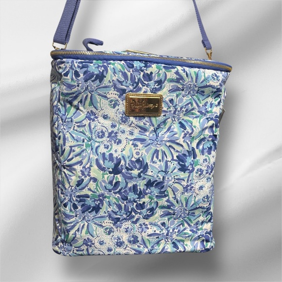 Lilly Pulitzer Handbags - 35. Lilly Pulitzer cooler bag. NWT